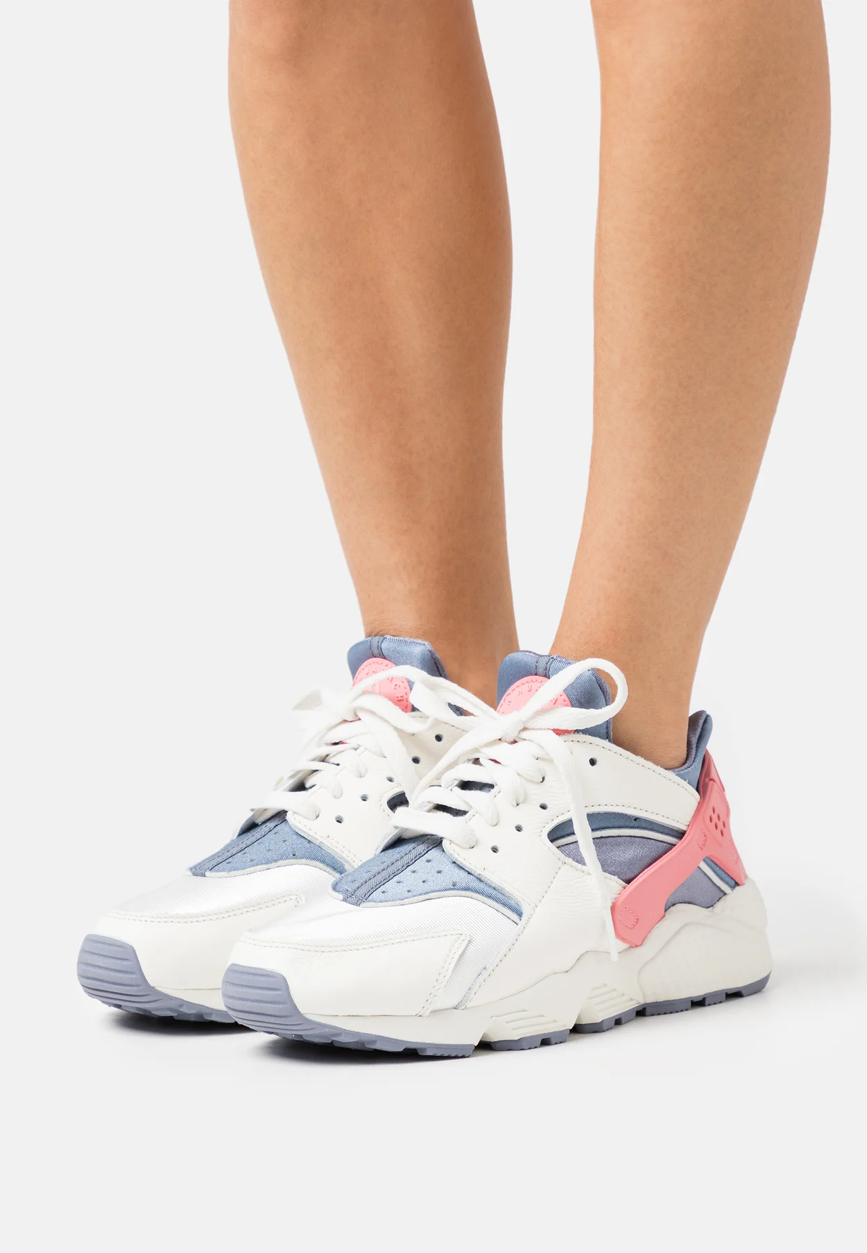AIR HUARACHE - Trainers - ashen slate/coral chalk/sail/white